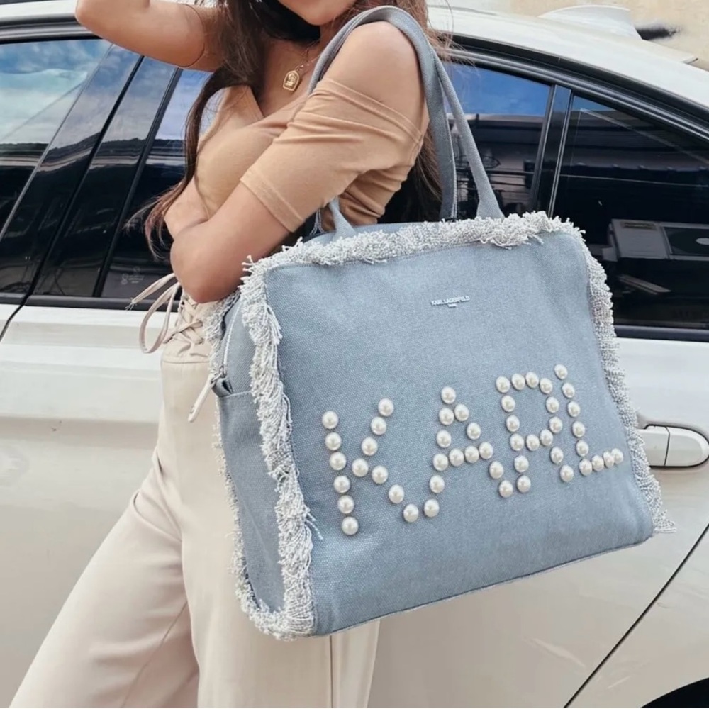 Karl Lagerfeld Paris NWT Classic Karl Light Wash Denim Margot Large Cotton Tote - Picture 2 of 9